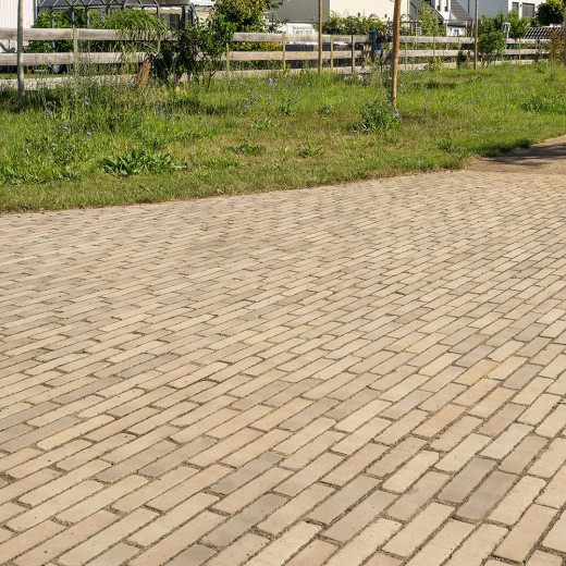 Gromo Antica Pflasterklinker verlegt als Gehweg