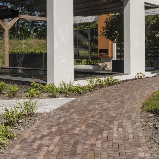 Verona Antica Pflasterklinker als geschwungener Weg