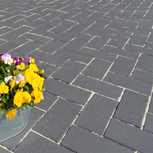 Milano O Pflasterklinker aus Ton, mit Fase, schwarz