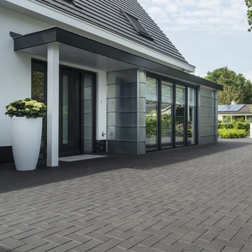 Milano O Pflasterklinker im Hof verlegt