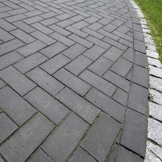 Milano O Pflasterklinker schwarz als Terrassenbelag